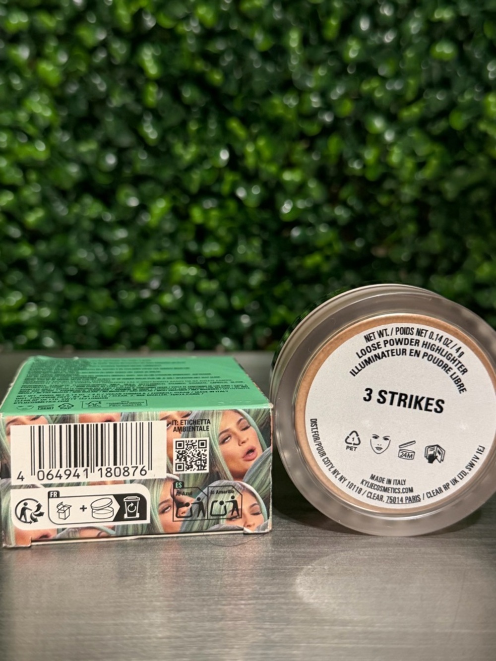 Kylie Cosmetics 'King' Highlighter Compact -3 Strikes - Picture 4 of 6